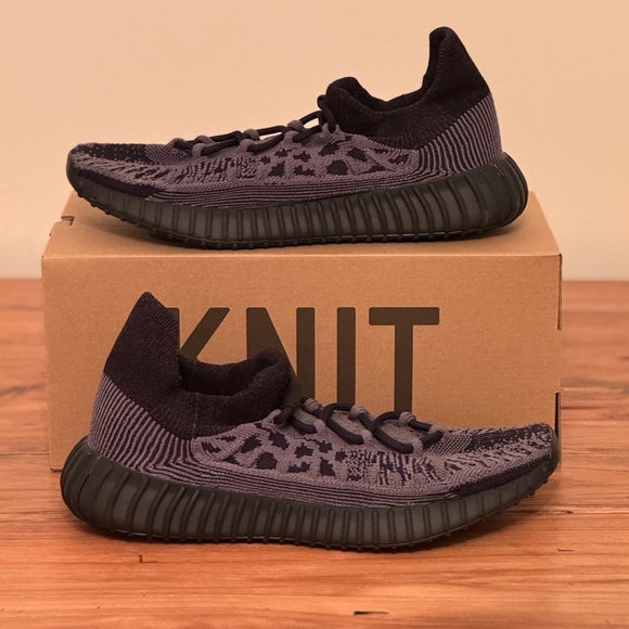 Yeezy 350 V2 Compact Slate Onyx - Picture 1 of 5